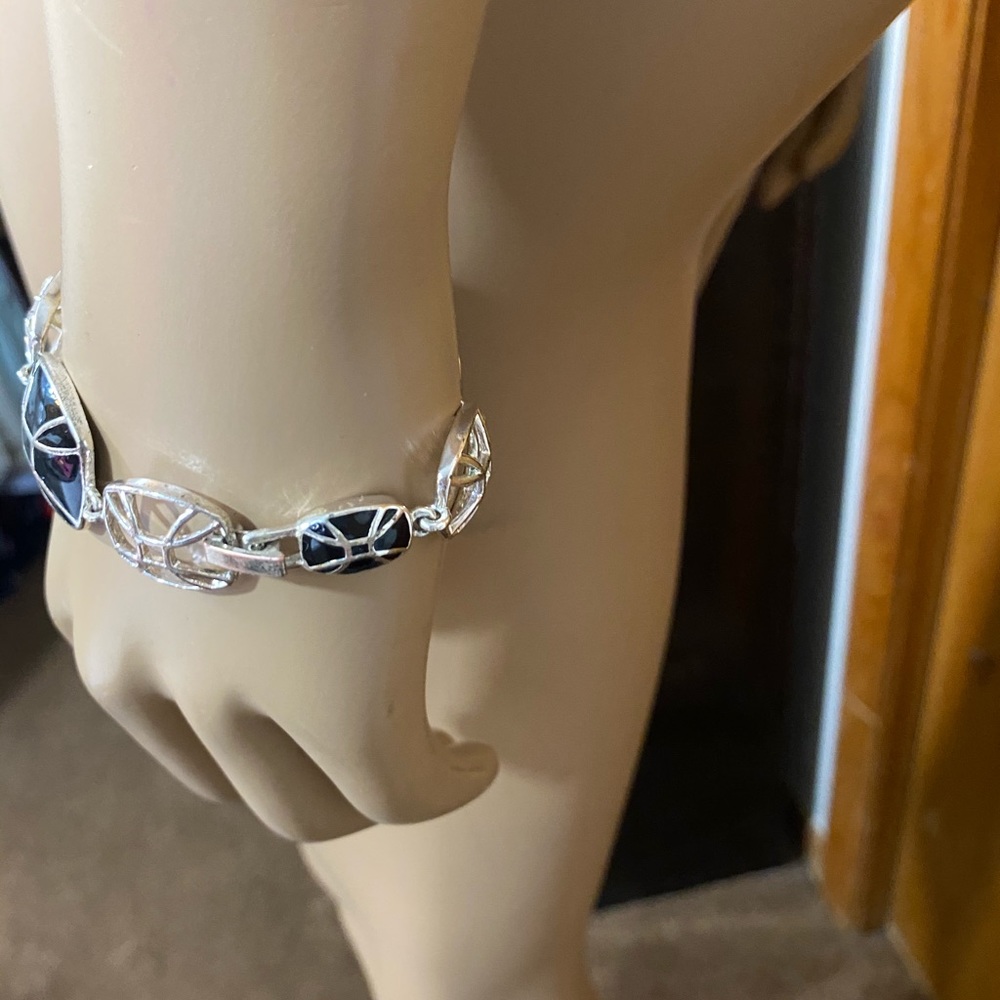 BEAUTIFUL BRACELET - Picture 3 of 7